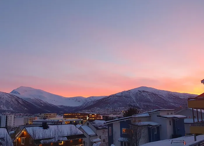 Arctic View - Sentral Apartment With Free Parking