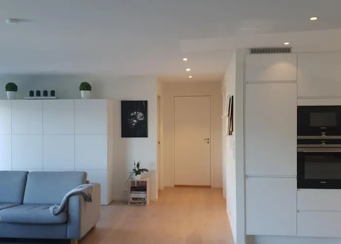 Arctic View - Sentral Apartment With Free Parking