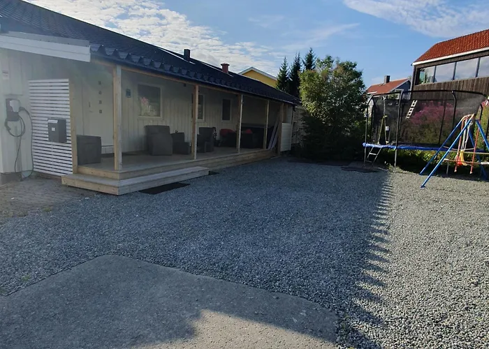 Arctic View - Sentral Apartment With Free Parking