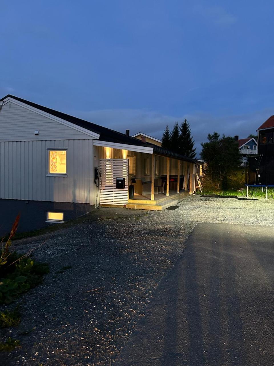 Arctic View - Sentral With Free Parking Apartment Tromso